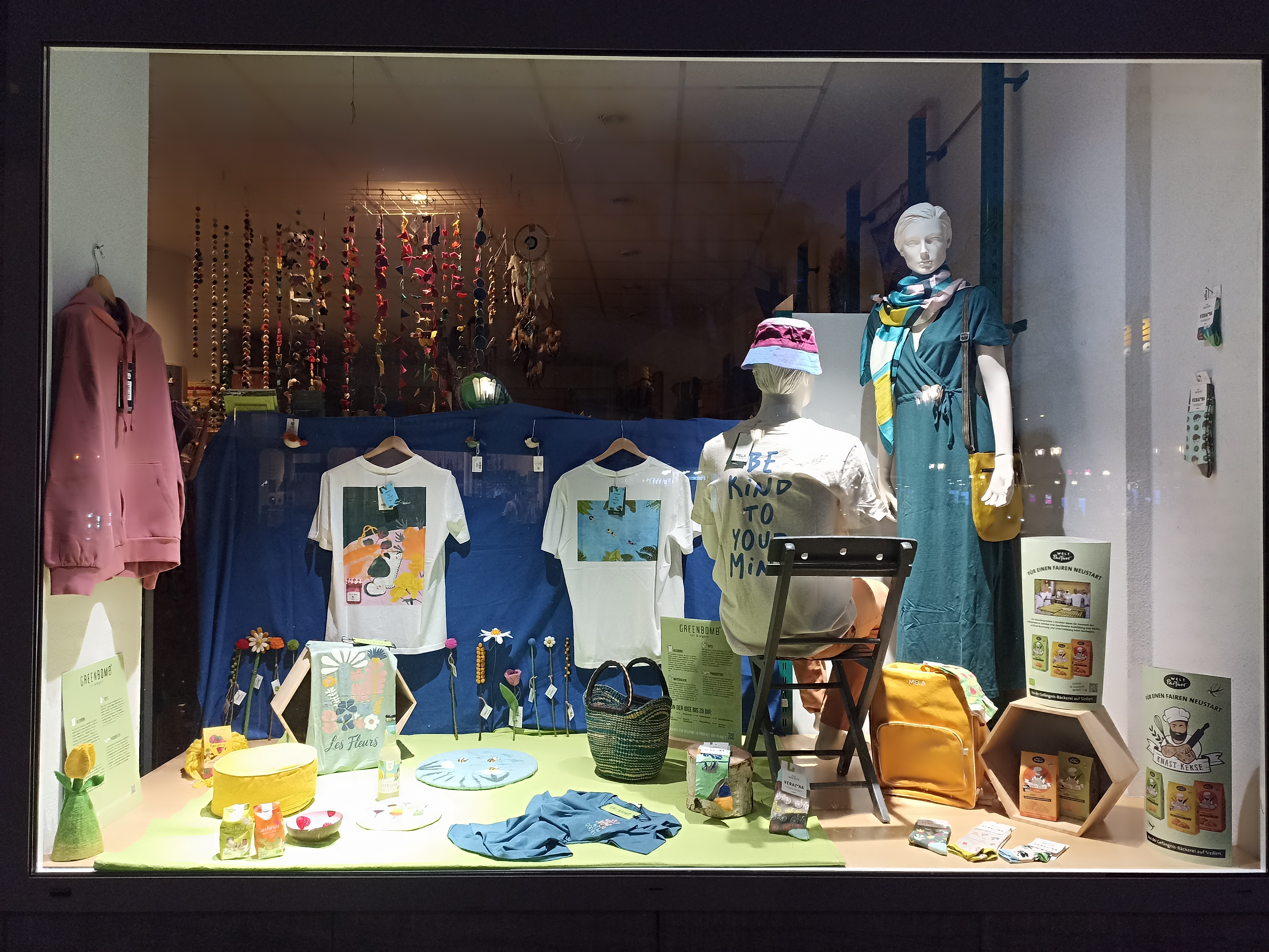 Schaufenster Kleidung Frühling 26